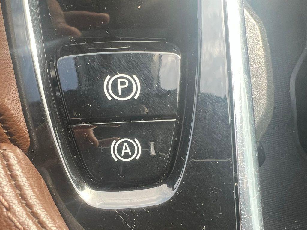 used 2022 Volvo XC90 car, priced at $30,595