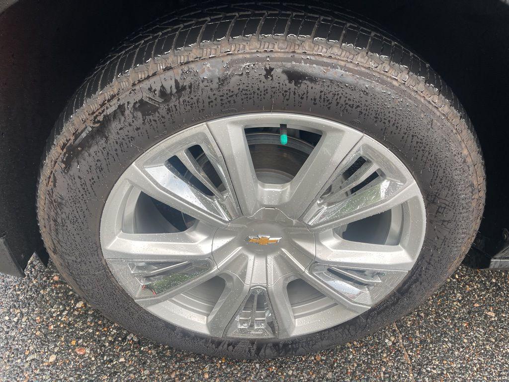 used 2024 Chevrolet Suburban car, priced at $76,000