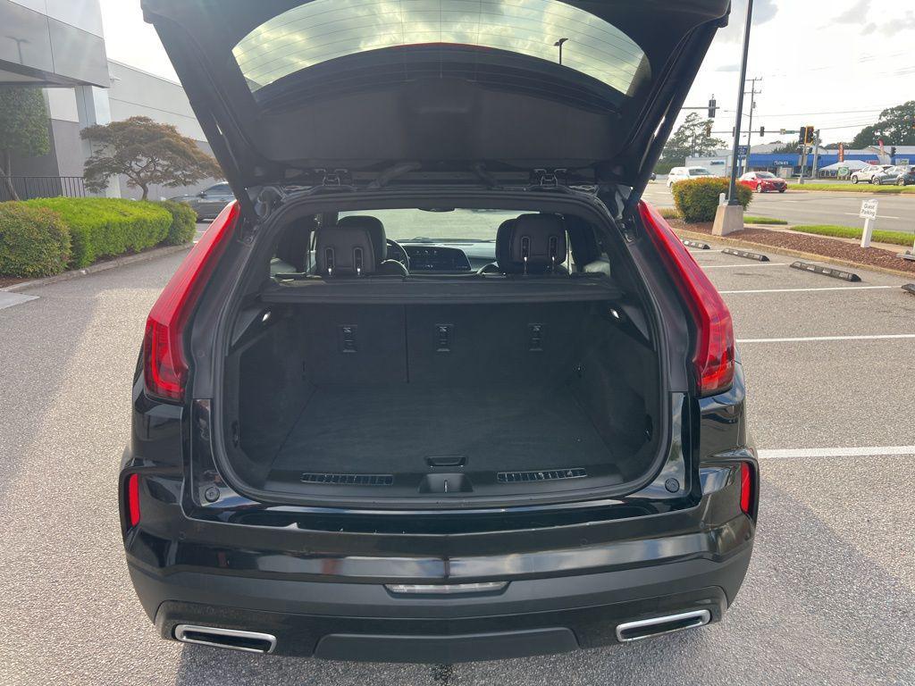 used 2024 Cadillac XT4 car, priced at $28,000