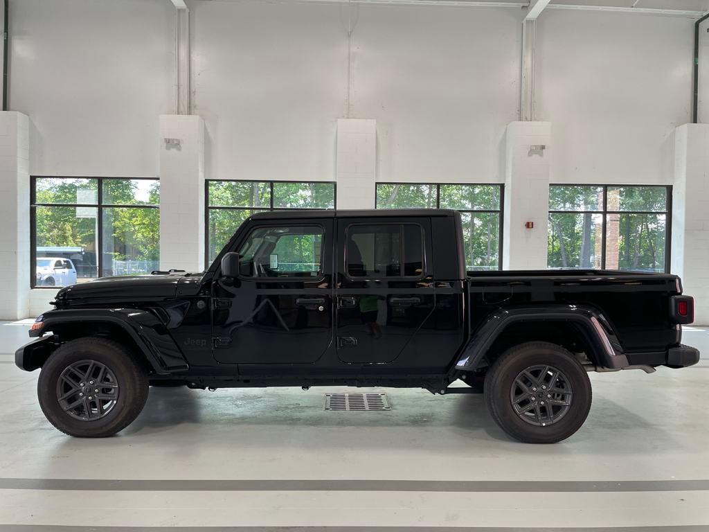 used 2024 Jeep Gladiator car, priced at $36,500