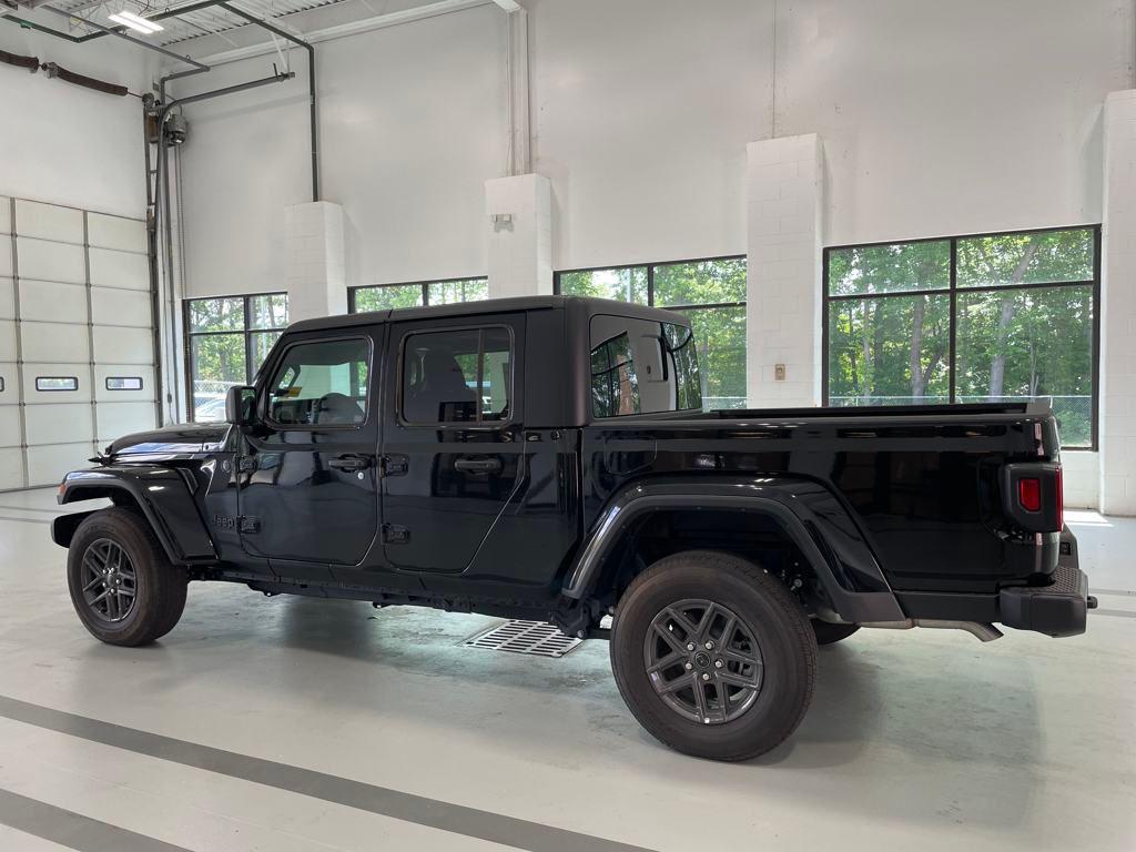 used 2024 Jeep Gladiator car, priced at $36,500