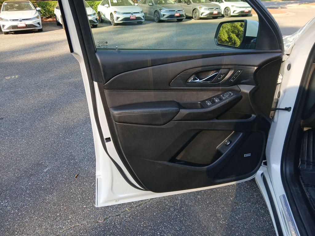 used 2022 Chevrolet Traverse car, priced at $29,000