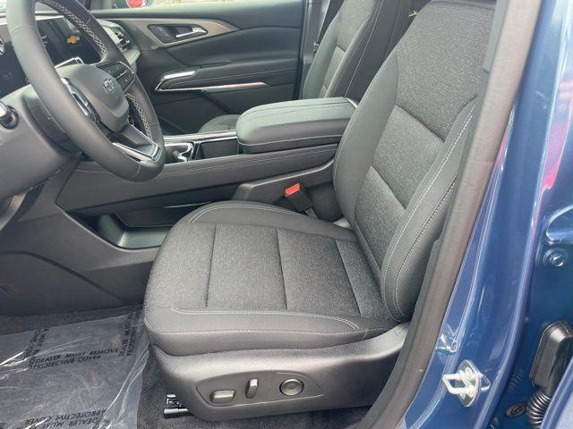 new 2026 Chevrolet Traverse car, priced at $44,512