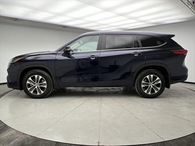 used 2023 Toyota Highlander car, priced at $37,299