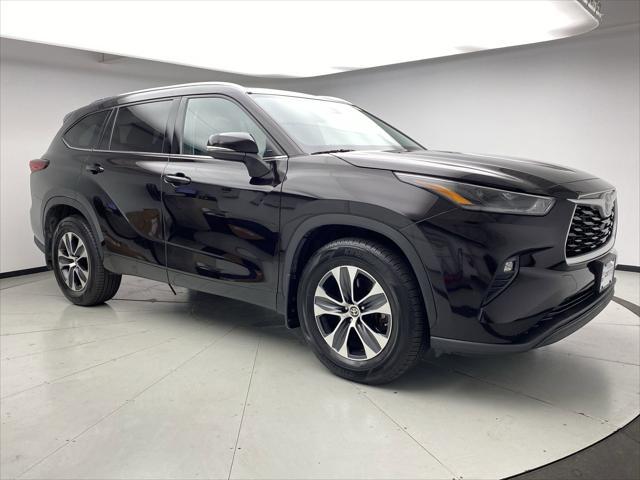 used 2021 Toyota Highlander car, priced at $29,048