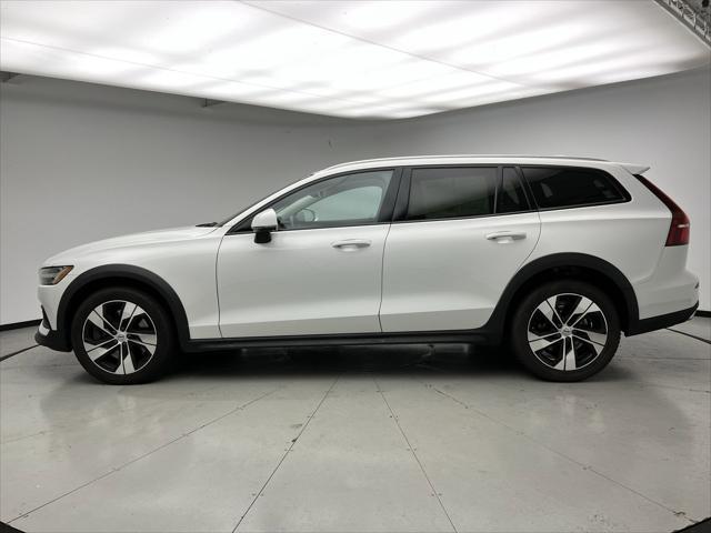 used 2021 Volvo V60 Cross Country car, priced at $29,749