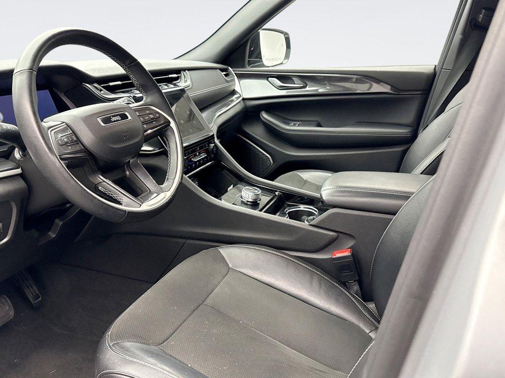 used 2022 Jeep Grand Cherokee car, priced at $31,399