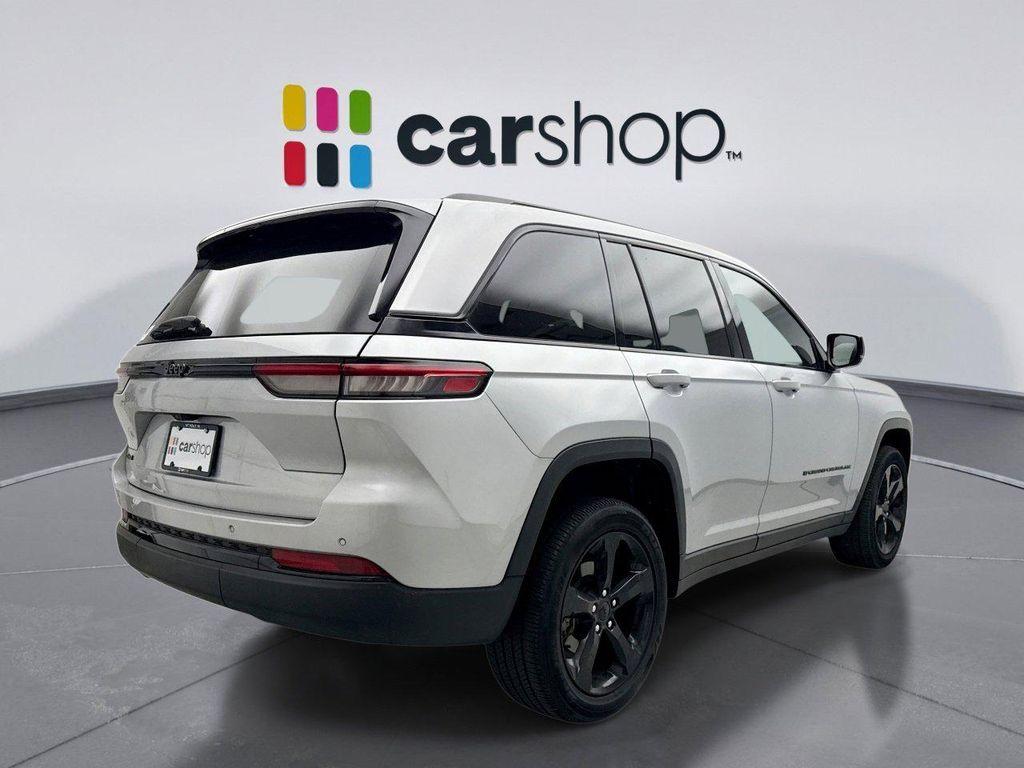 used 2022 Jeep Grand Cherokee car, priced at $31,399