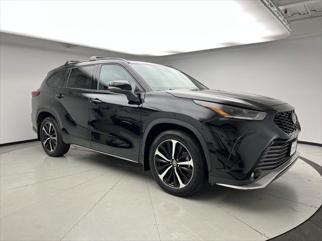 used 2022 Toyota Highlander car, priced at $38,599