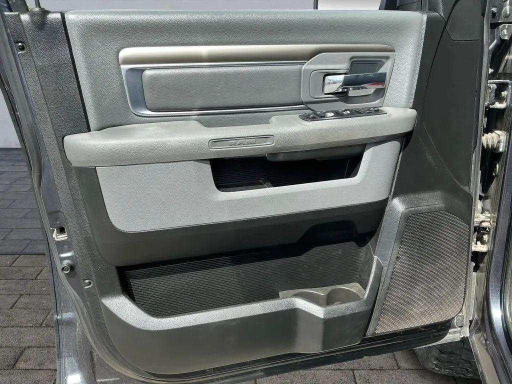 used 2020 Ram 1500 Classic car, priced at $25,484