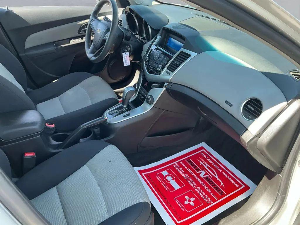 used 2016 Chevrolet Cruze Limited car, priced at $9,984