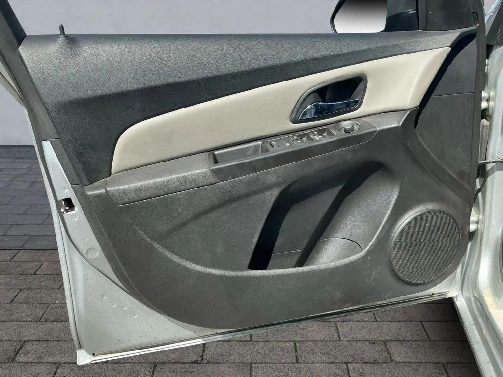 used 2016 Chevrolet Cruze Limited car, priced at $9,984