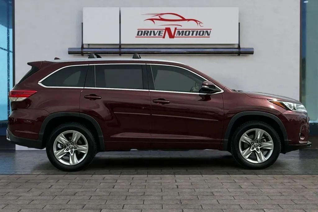 used 2018 Toyota Highlander car, priced at $24,984
