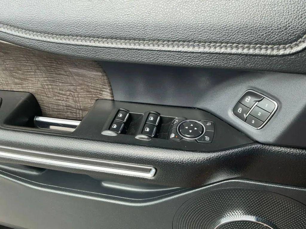 used 2020 Ford Expedition car, priced at $26,984