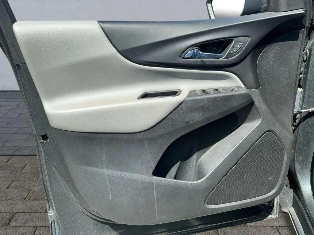 used 2021 Chevrolet Equinox car, priced at $15,484
