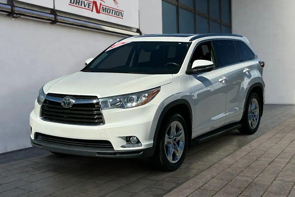 used 2015 Toyota Highlander car, priced at $19,984