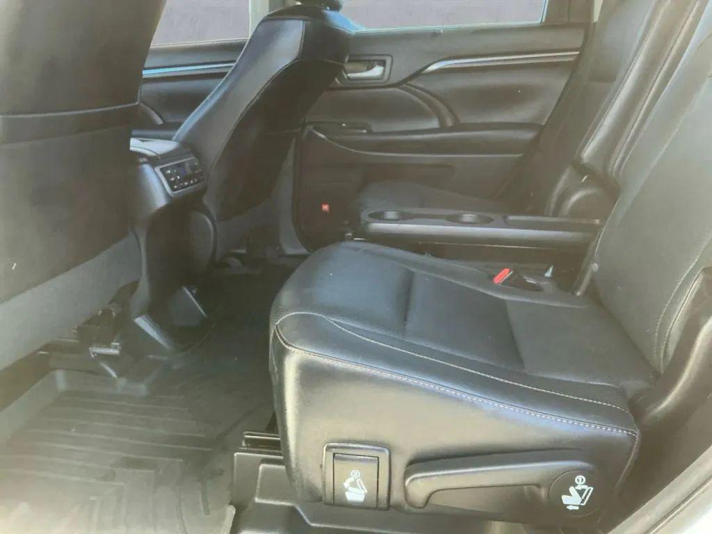 used 2015 Toyota Highlander car, priced at $19,984
