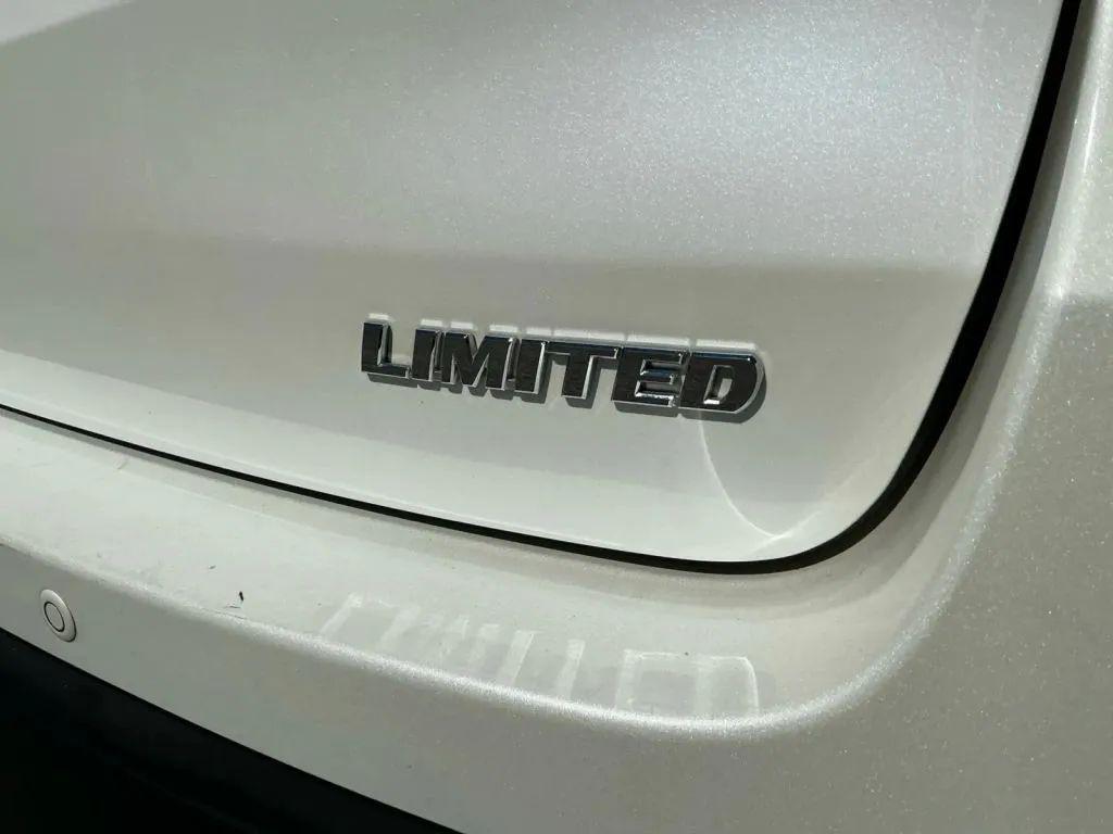 used 2015 Toyota Highlander car, priced at $19,984