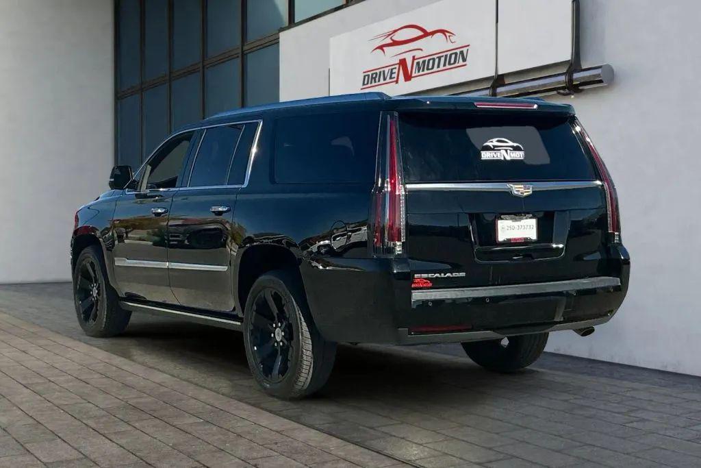 used 2019 Cadillac Escalade ESV car, priced at $35,984