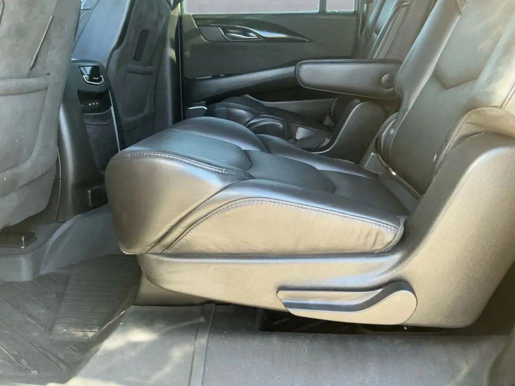 used 2019 Cadillac Escalade ESV car, priced at $35,984