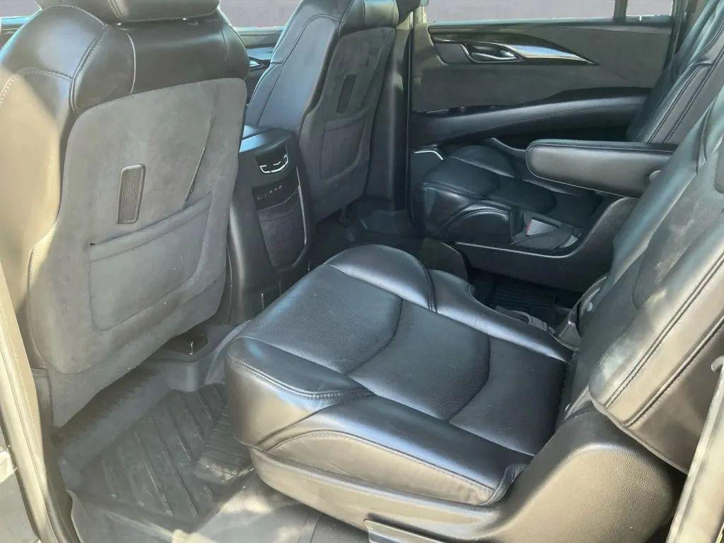 used 2019 Cadillac Escalade ESV car, priced at $35,984