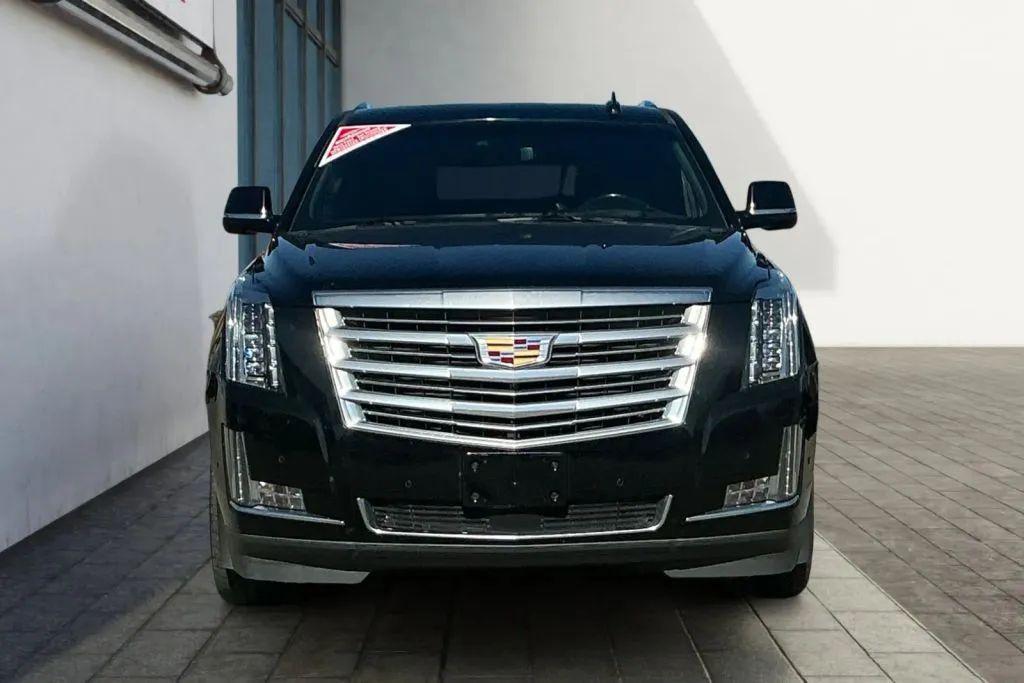 used 2019 Cadillac Escalade ESV car, priced at $35,984