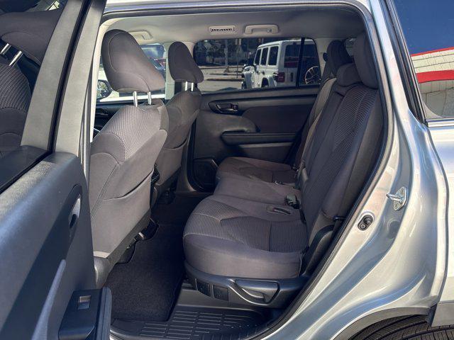used 2020 Toyota Highlander car, priced at $24,995