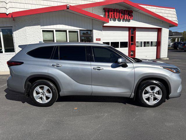 used 2020 Toyota Highlander car, priced at $24,995