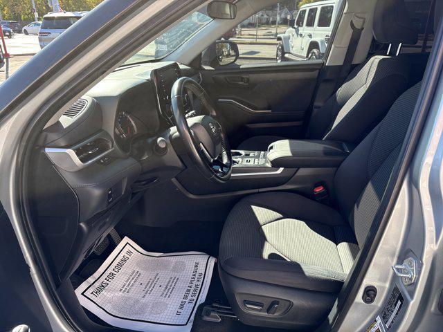 used 2020 Toyota Highlander car, priced at $24,995