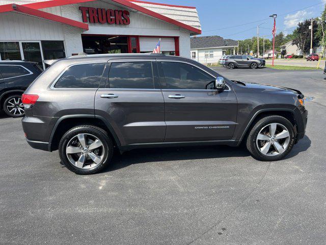 used 2015 Jeep Grand Cherokee car, priced at $17,995