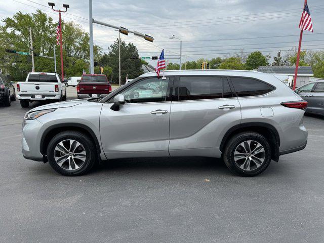 used 2021 Toyota Highlander car, priced at $31,995