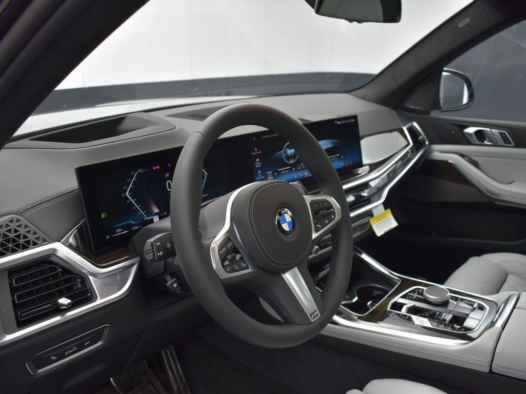 new 2025 BMW X7 car, priced at $96,300