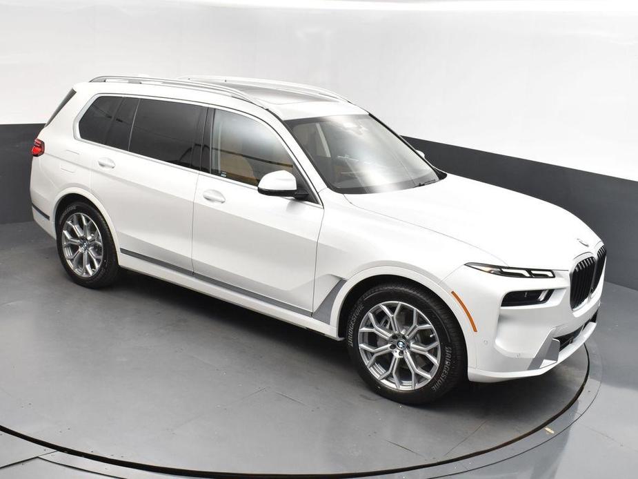 new 2025 BMW X7 car, priced at $94,200