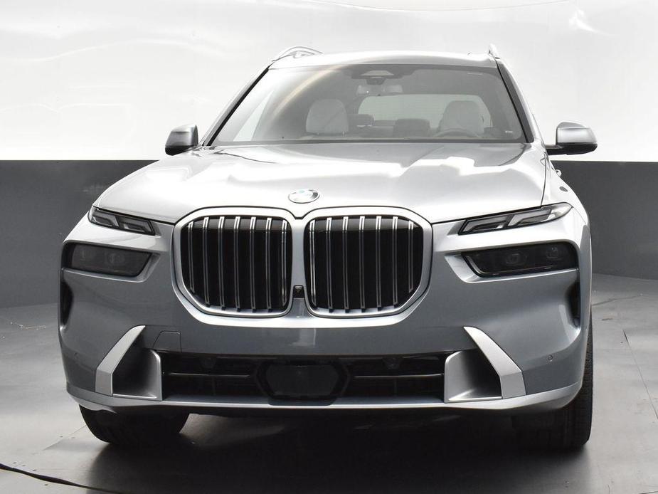 new 2025 BMW X7 car, priced at $90,600