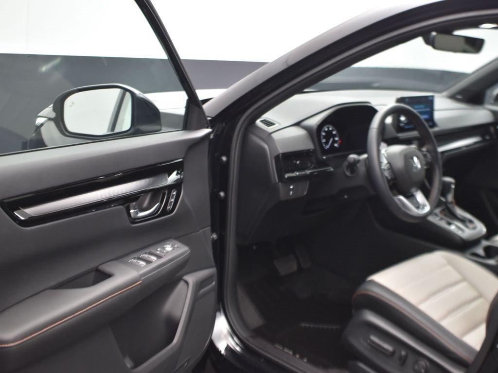 used 2025 Honda CR-V Hybrid car, priced at $38,500