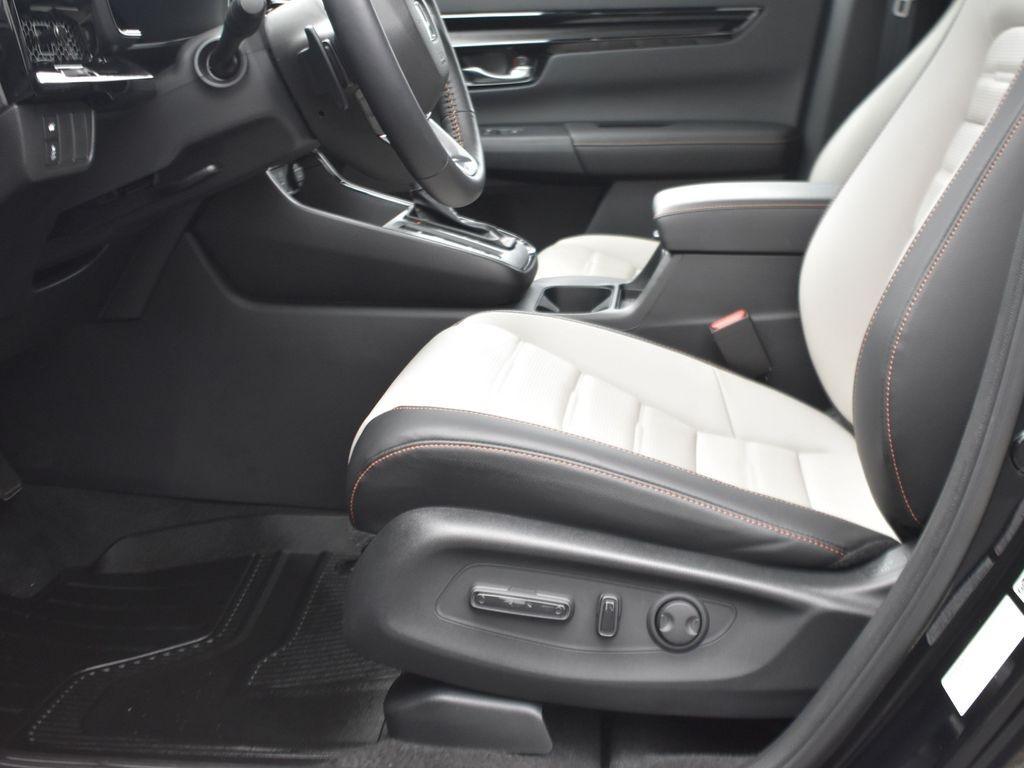 used 2025 Honda CR-V Hybrid car, priced at $37,000