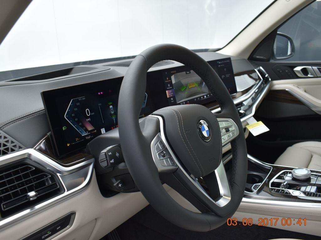 new 2025 BMW X7 car, priced at $98,050