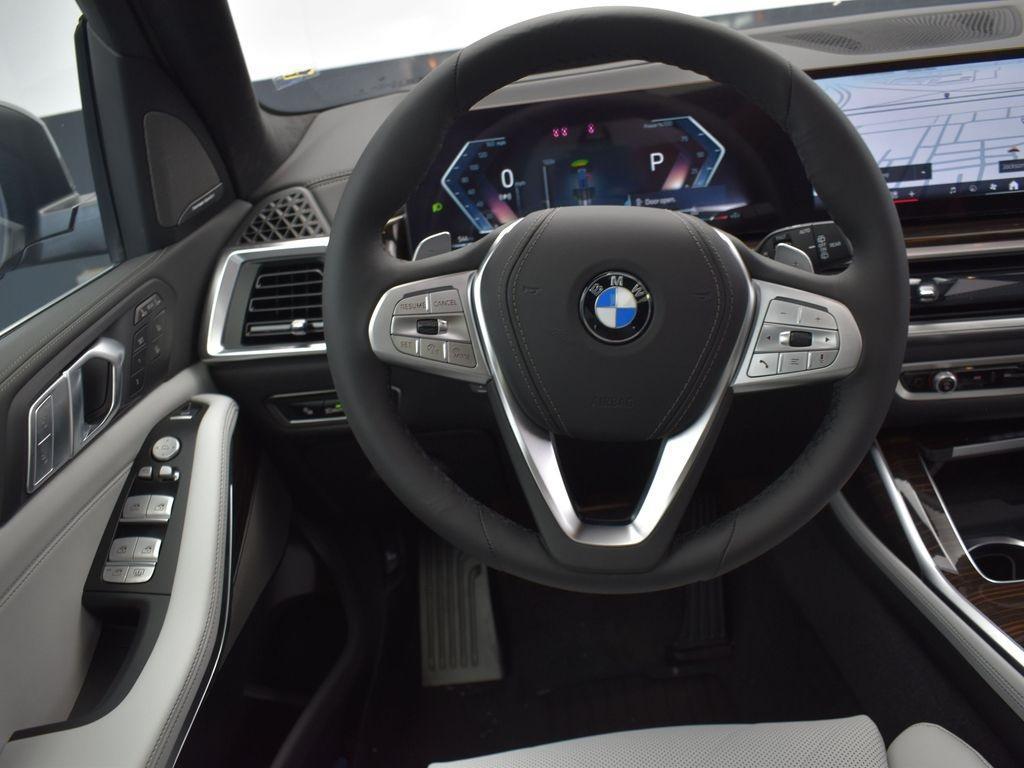 new 2026 BMW X7 car, priced at $95,615