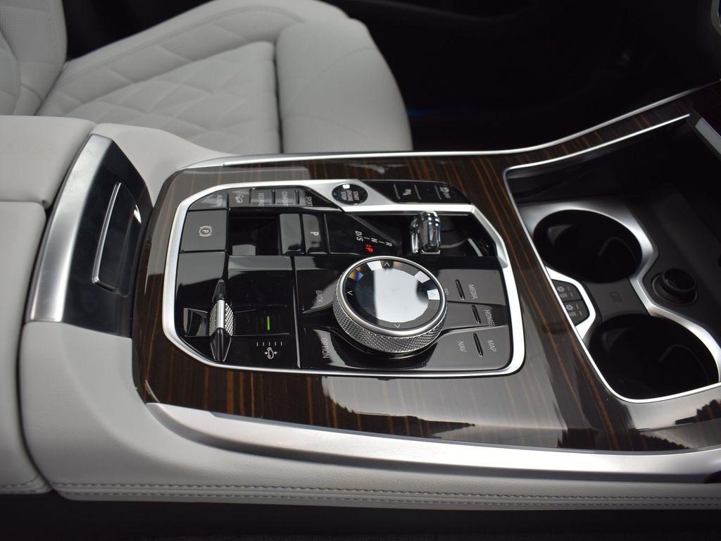 new 2026 BMW X7 car, priced at $95,615