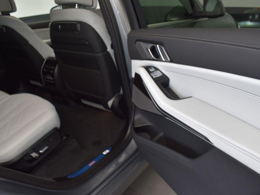 new 2026 BMW X7 car, priced at $95,615