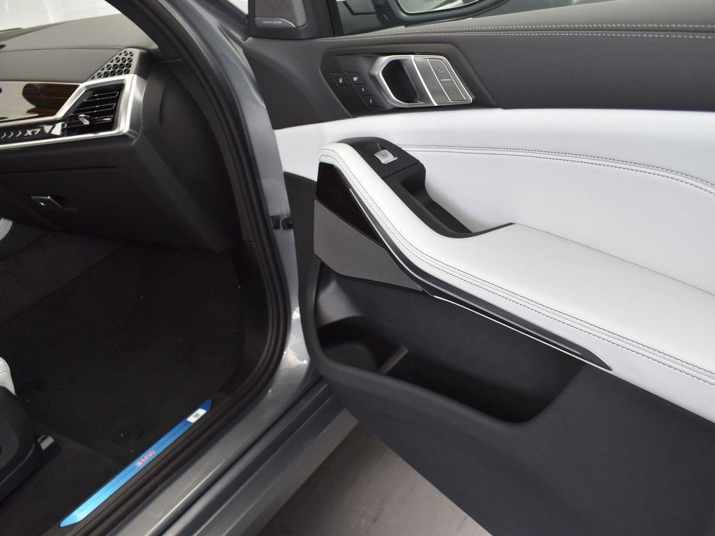 new 2026 BMW X7 car, priced at $95,615