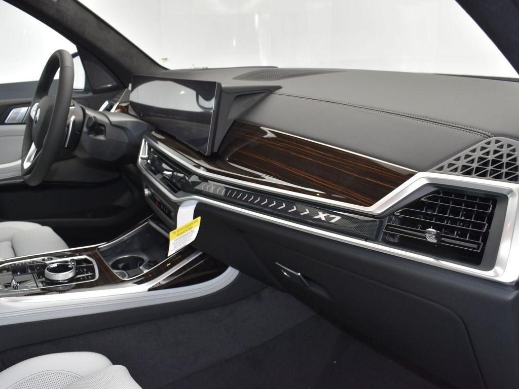 new 2026 BMW X7 car, priced at $95,615