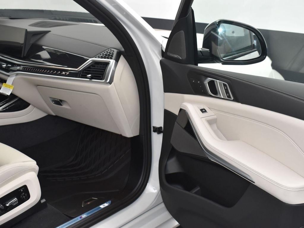 new 2026 BMW X7 car, priced at $103,535