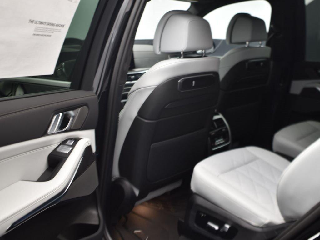 new 2026 BMW X7 car, priced at $97,785