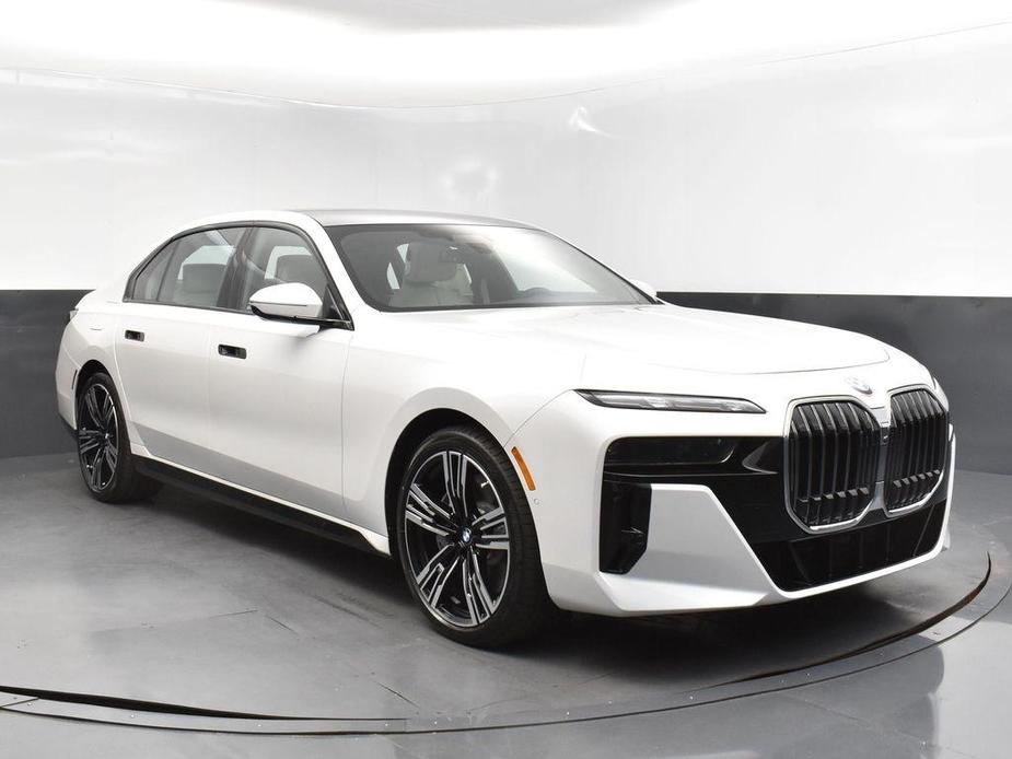 new 2024 BMW 760 car, priced at $134,430