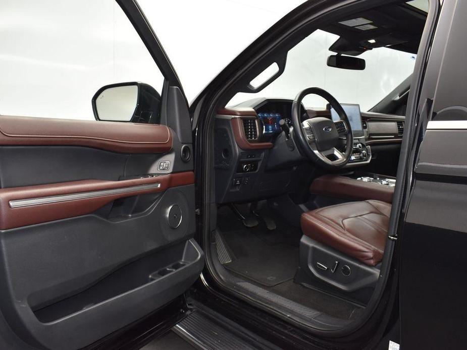 used 2023 Ford Expedition car, priced at $45,222