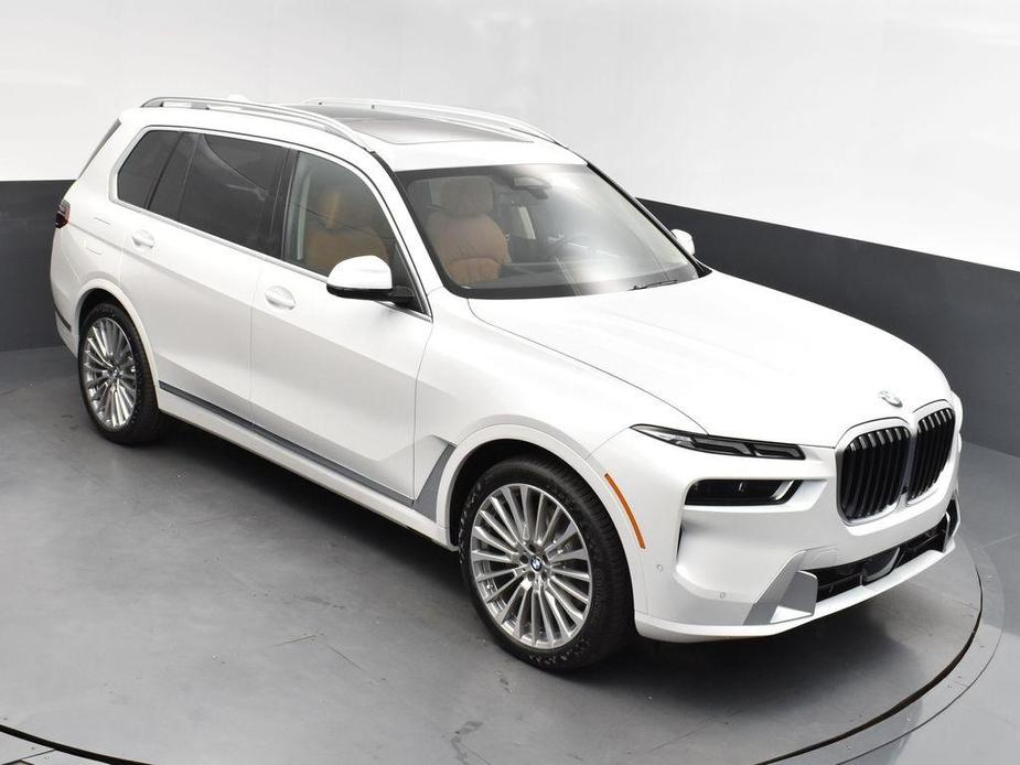 new 2025 BMW X7 car, priced at $93,125