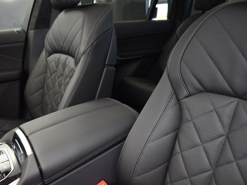 new 2026 BMW X7 car, priced at $100,745