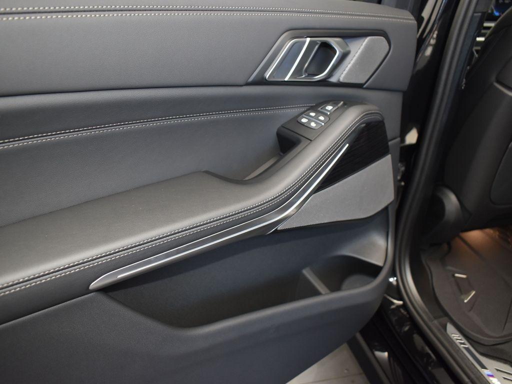 new 2026 BMW X7 car, priced at $100,745