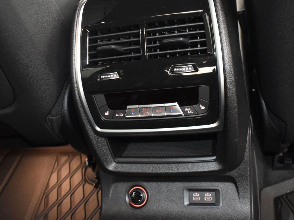 new 2026 BMW X7 car, priced at $128,335